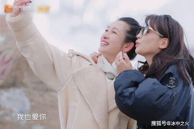 划龙舟吃粽子